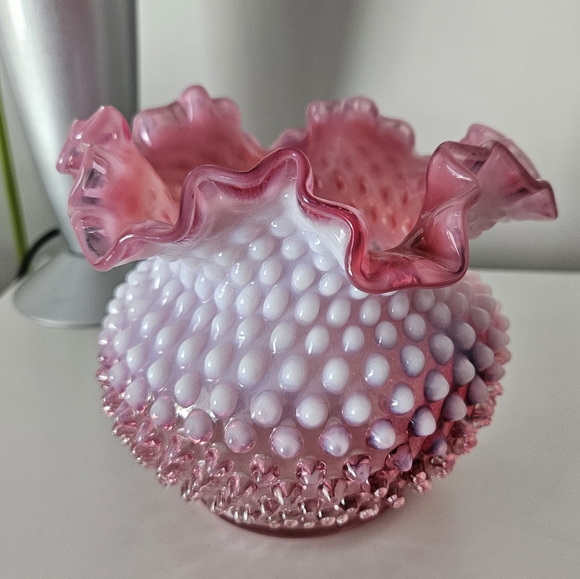 Fenton Cranberry Opalescent Hobnail Double Crimped Vase - Picture 7 of 8